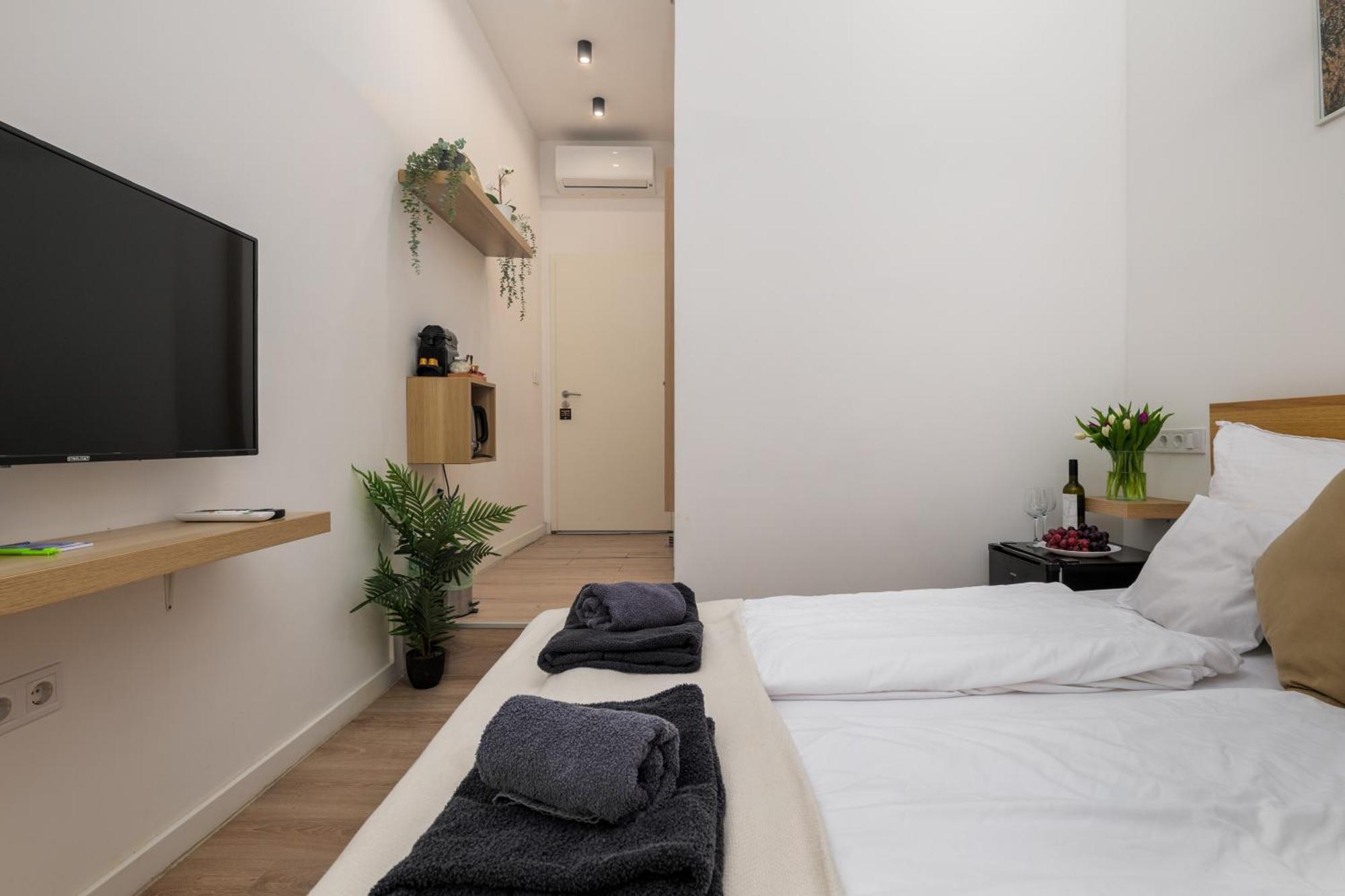 Ak7 Boutique Suites Budapest Bagian luar foto